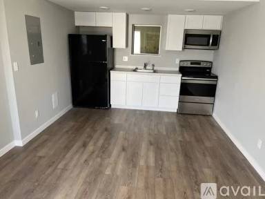 Main picture of 677 W Gravois Rd
