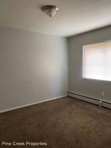 Main picture of 17808 Lake Shore Blvd