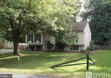 Main picture of 67 Briarwood Dr