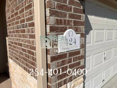 Main picture of 424 Parkfield Ln