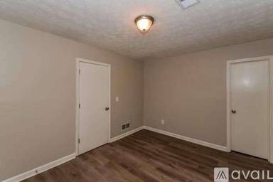 Main picture of 2429 Chauncey Ln SW