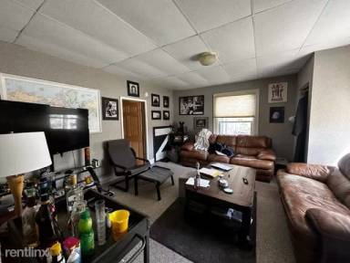 Main picture of 824 E Market St