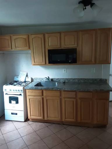 Main picture of 404 N Main St