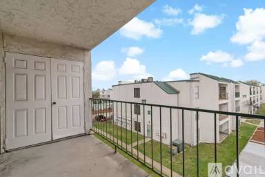 Main picture of 2816 S Bartell Dr