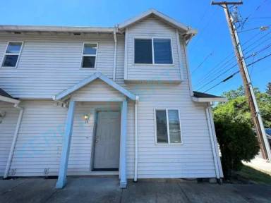 Main picture of 15514 SE Stark St