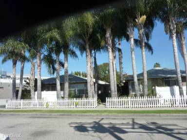 Main picture of 2232 1/2 S Carmelina Ave