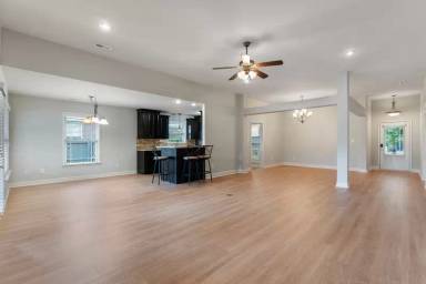 Main picture of 337 Harbor Glen Dr SW