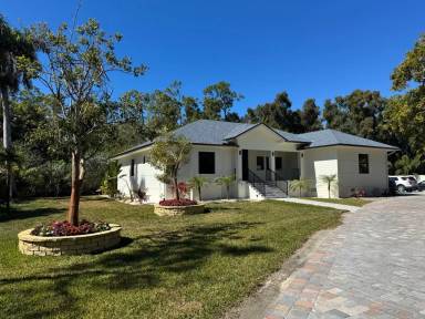 Main picture of 271 Price St