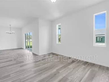 Main picture of 207 NW 28th Ter
