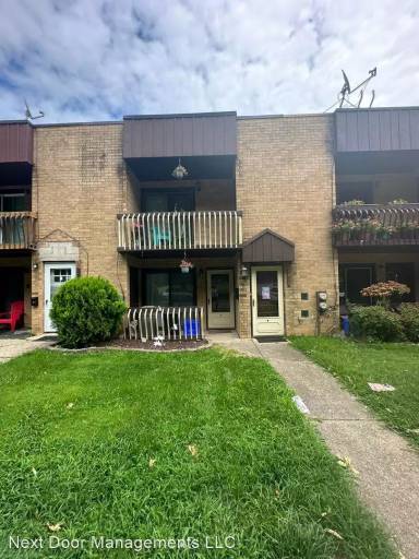 Main picture of 7517 Calvert St