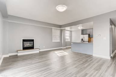 Main picture of 5978 N Lincoln Ave