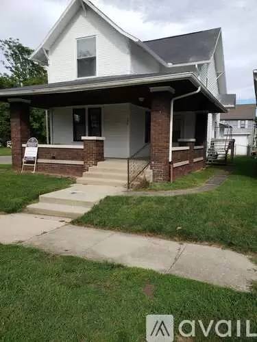 Main picture of 740 N Jefferson St