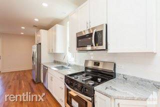 Main picture of 2235 N Clybourn Ave