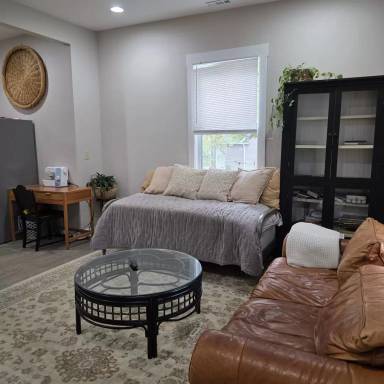 Main picture of 402 E Walnut St