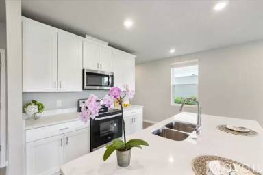 Main picture of 726 Legacy Dr