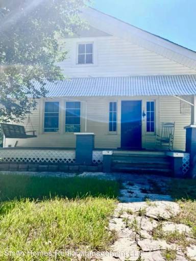 Main picture of 305 De la Pointe Dr