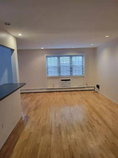Main picture of 8424 98th St