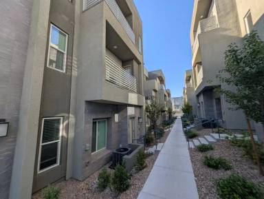 Main picture of 1151 Blossom Point St