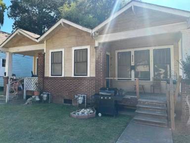 Main picture of 1827 Kelly St