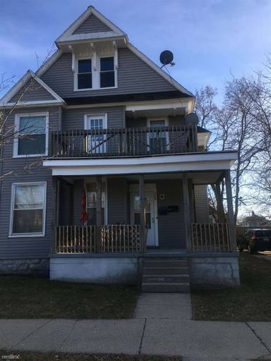 Main picture of 224 Powell St SE
