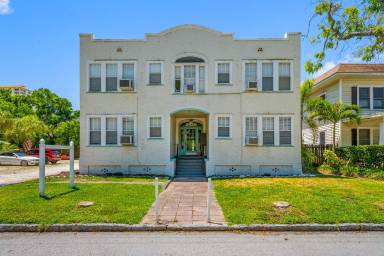 Main picture of 2920 W Bay View Ave
