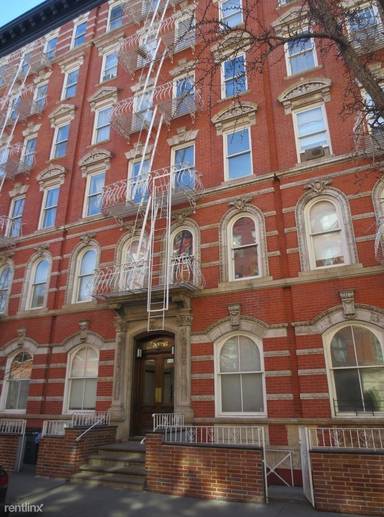 Main picture of 249 E 30th St
