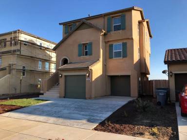 Main picture of 166 Barker Ln