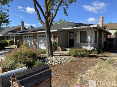 Main picture of 18371 Carriage Dr