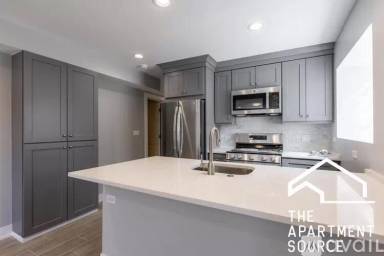 Main picture of 3135 N Oakley Ave