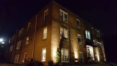 Main picture of 2060 N Vermont St