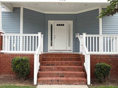 Main picture of 862 43rd St
