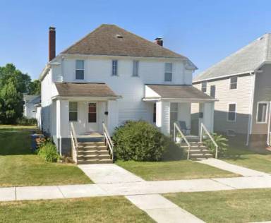 Main picture of 319 E 11th St