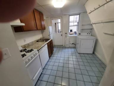 Main picture of 145 King George St