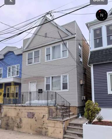 Main picture of 236 Cator Ave