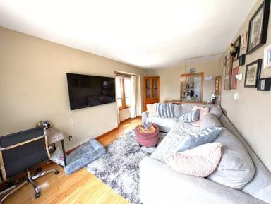 Main picture of 2339 S 98th St