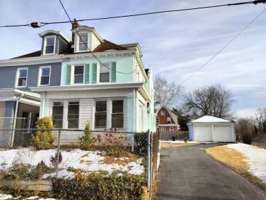 Main picture of 32 Newell Ave