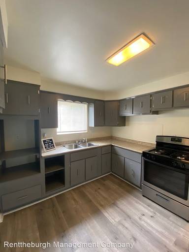 Main picture of 724 Pliney Way