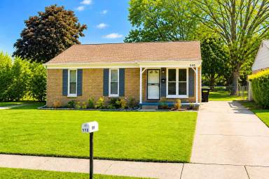Main picture of 590 Blackhawk Rd