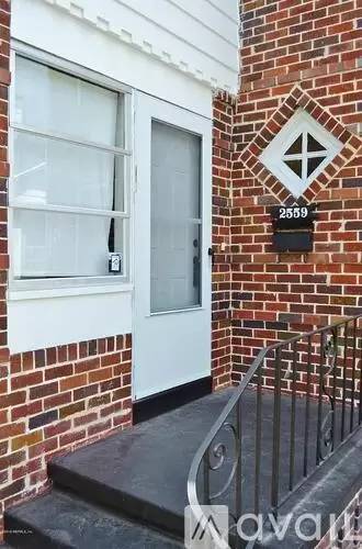 Main picture of 2559 Dellwood Ave