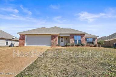 Main picture of 110 Harvey Cir