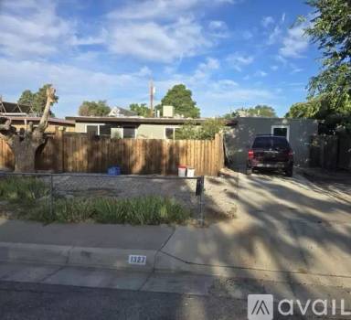 Main picture of 1327 Somervell St NE