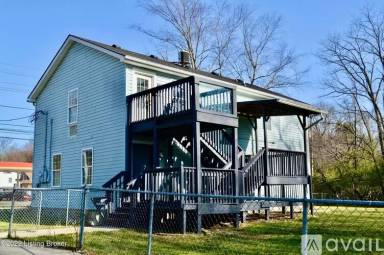 Main picture of 8319 3rd Street Rd