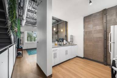 Main picture of 4801 S Congress Ave