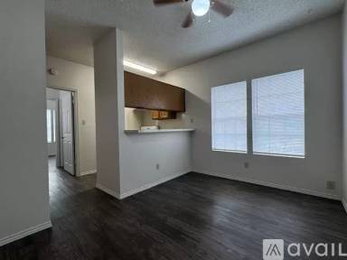Main picture of 521 Woodward St