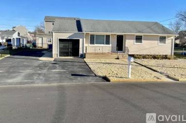 Main picture of 3149 Windsor Ave