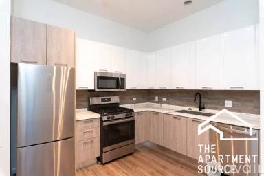 Main picture of 2550 S Wabash Ave