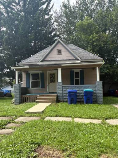 Main picture of 124 5th Ave NE