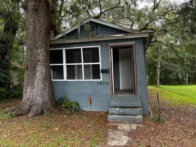 Main picture of 1653 W 35th St