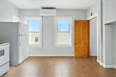 Main picture of 310 Turner St