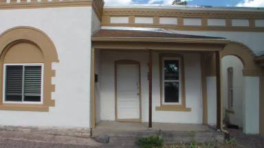 Main picture of 122 N 2nd St